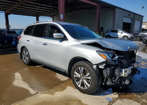 2017 Nissan Pathfinder S z USA, uszkodzony, nr VIN 5N1DR2MN7HC693521